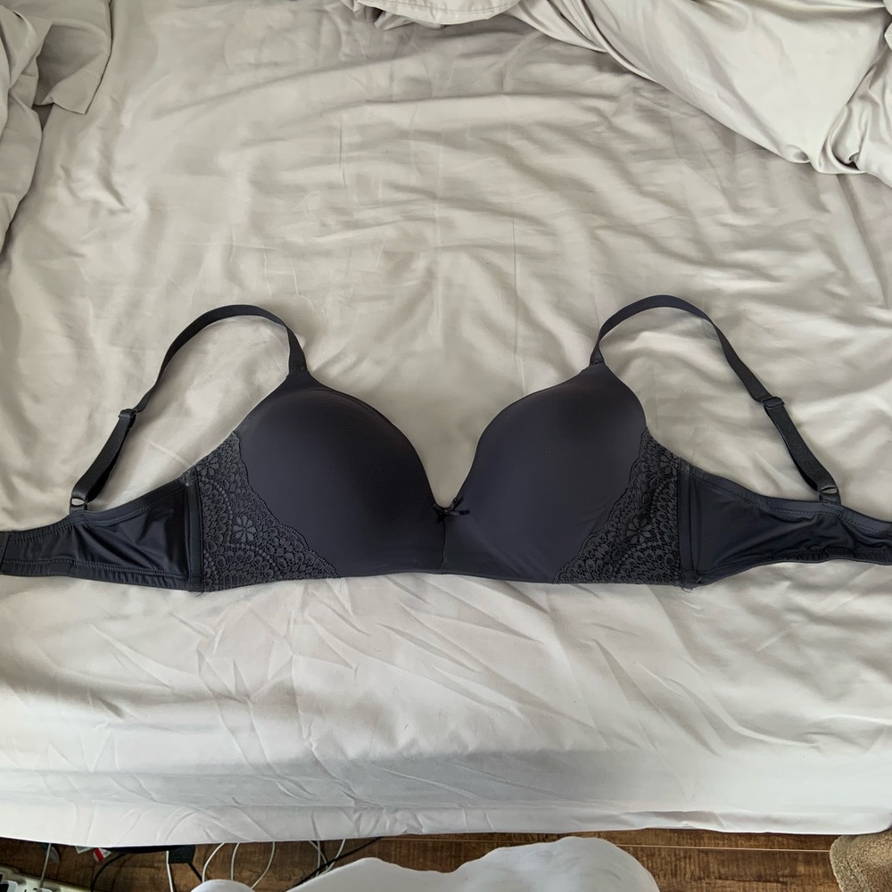 NWOT La Vie en Rose wireless bra